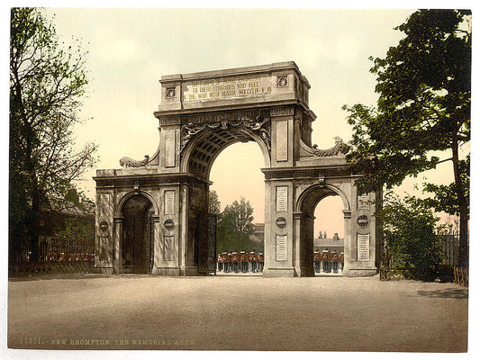 A picture of The Memorial Arch, New Brompton, England