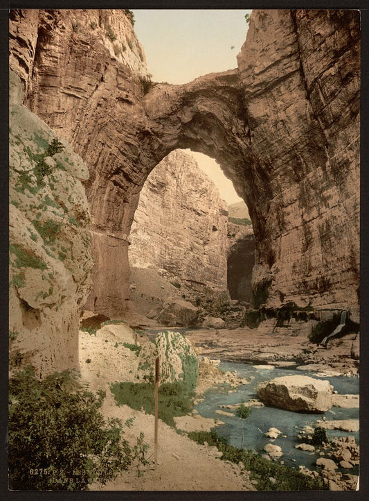 A picture of The natural arch, Constantine, Algeria