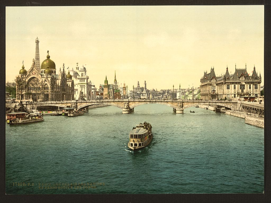 A picture of The Pavilions of the Nations and perspective of the bridges, Exposition universelle internationale de 1900, Paris, France, with the Italian pavilion on the left