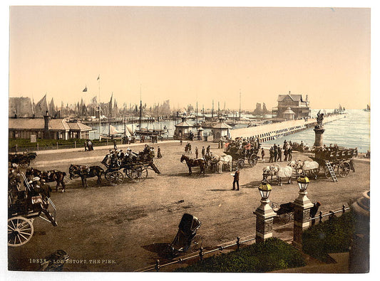 A picture of The pier, Lowestoft, England