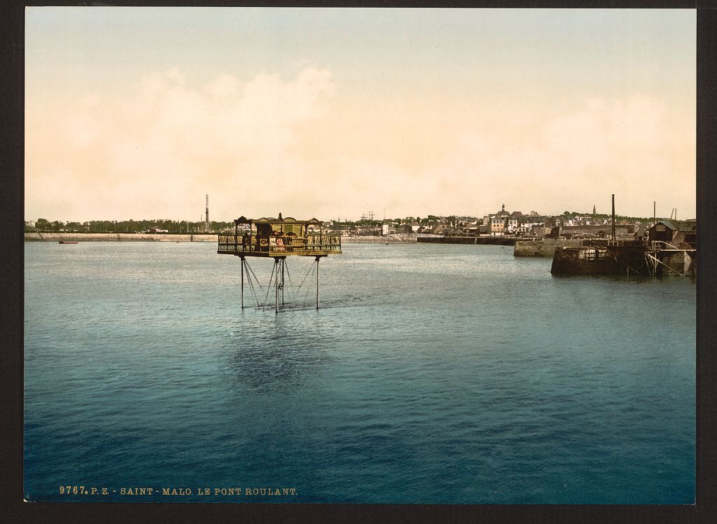 A picture of The Roulant Bridge, St. Malo, France