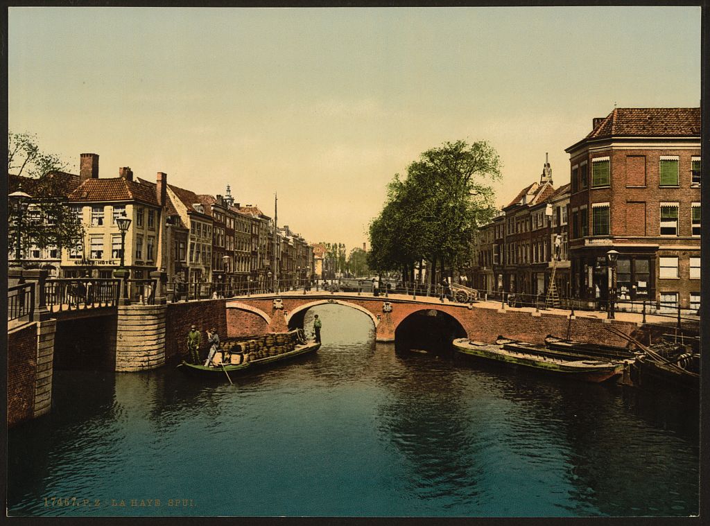 A picture of The Spui (canal), Hague, Holland