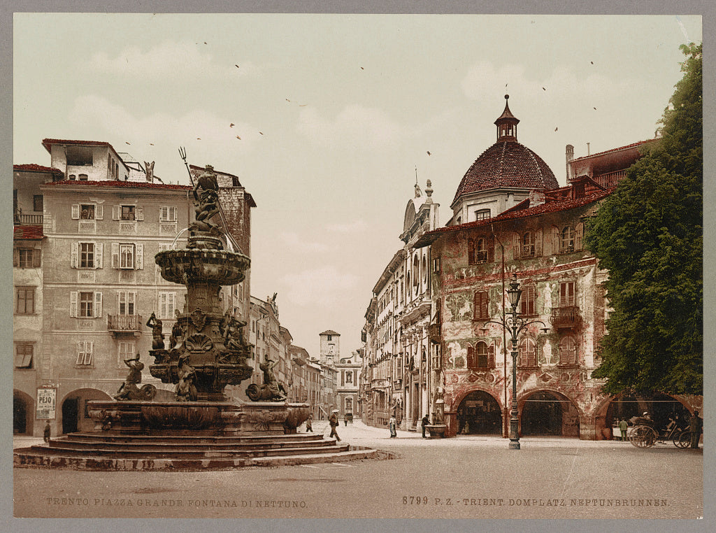 A picture of Trento. Piazza Grande Fontana di Nettuno. Trient. Domplatz Neptunbrunnen.