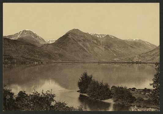 A picture of Upper Twin Lake