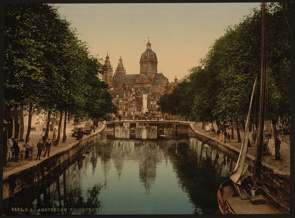 A picture of Voorburgwal & Nicolaaskerk, Amsterdam