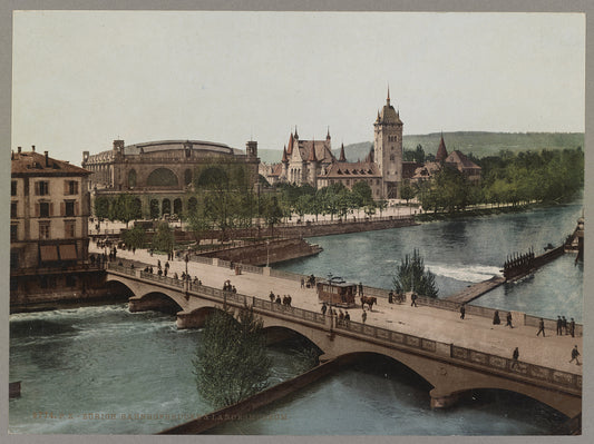 A picture of Zürich. Bahnhofbrücke & Landes Museum